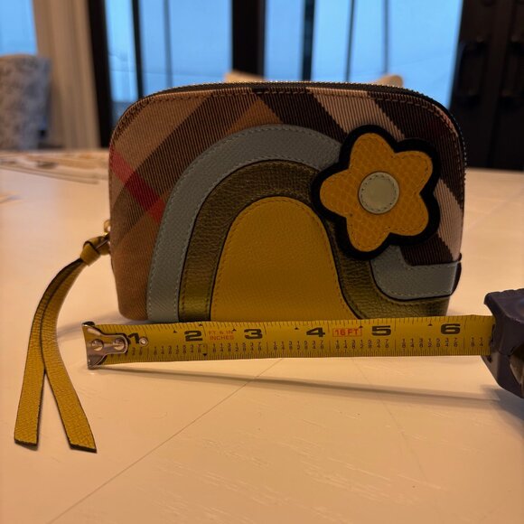 Burberry Flower Cosmetic Pouch - AUTHENTIC, RARE, EXCELLENT CONDITION - Picture 5 of 7
